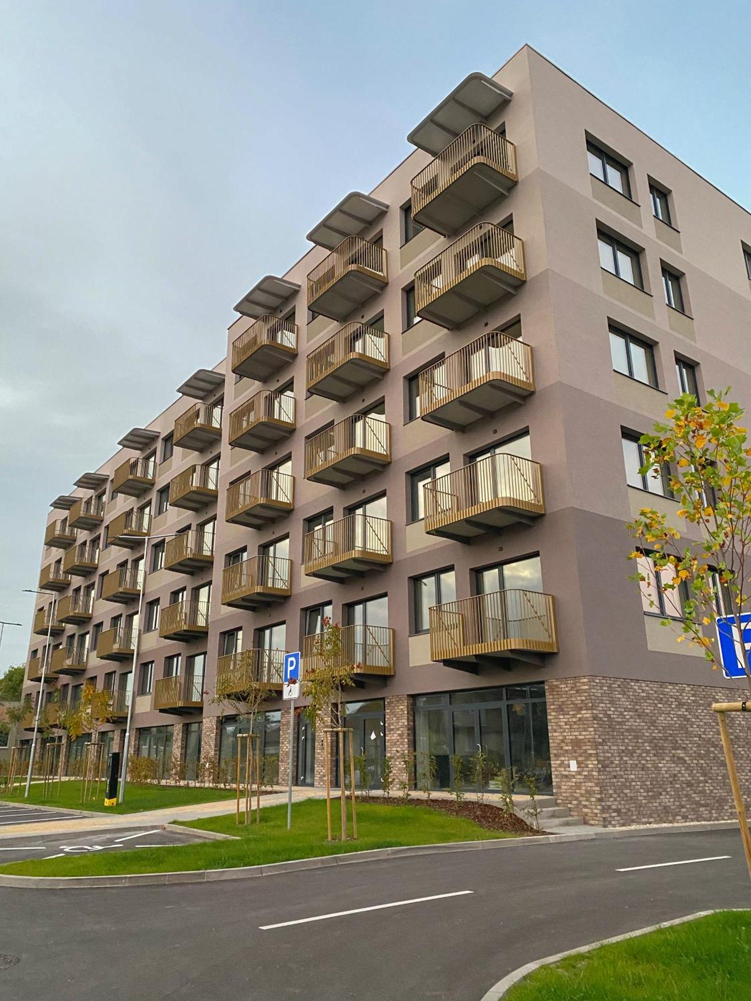 Trenčín City Apartment I מראה חיצוני תמונה