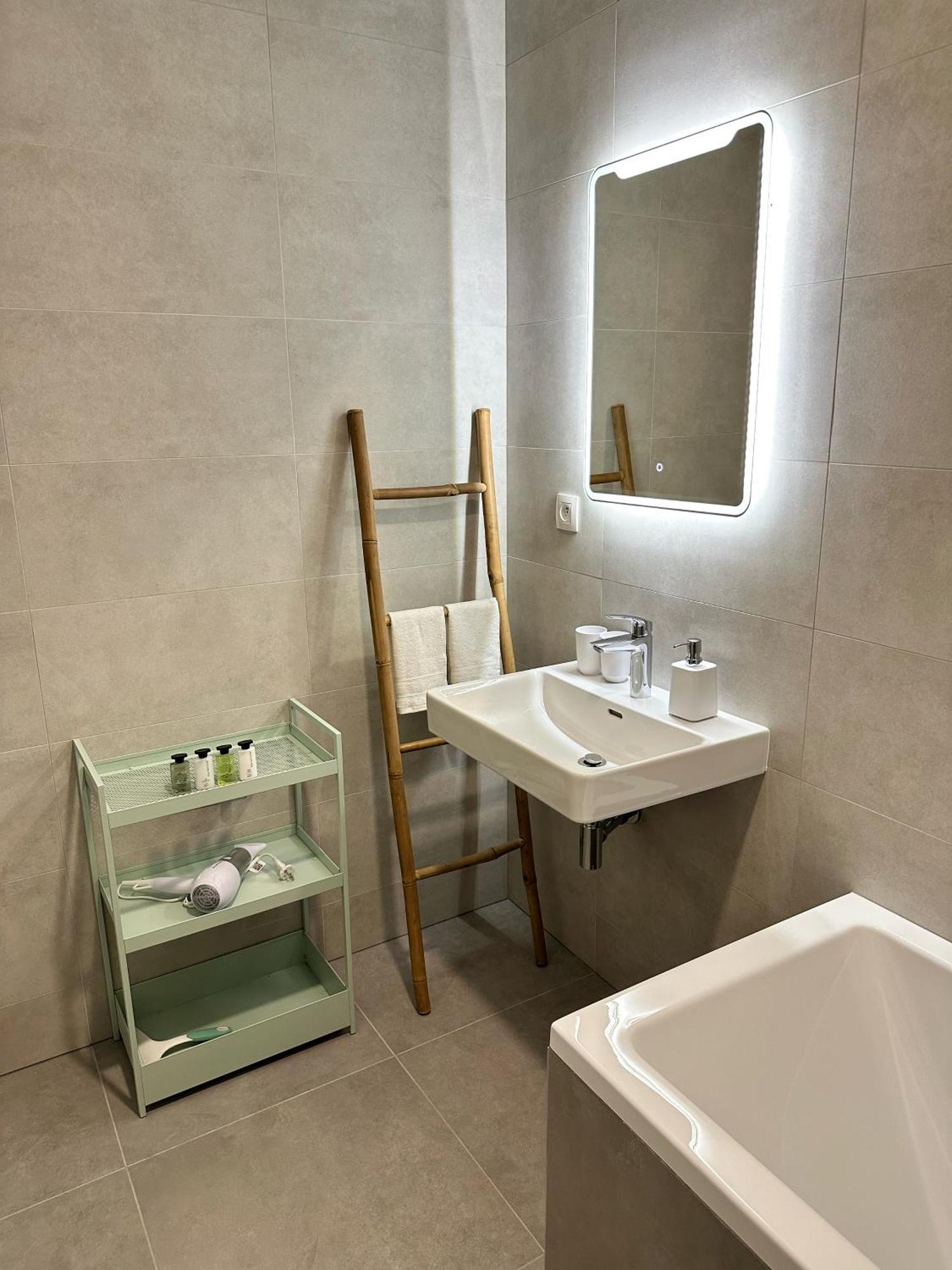 Trenčín City Apartment I מראה חיצוני תמונה